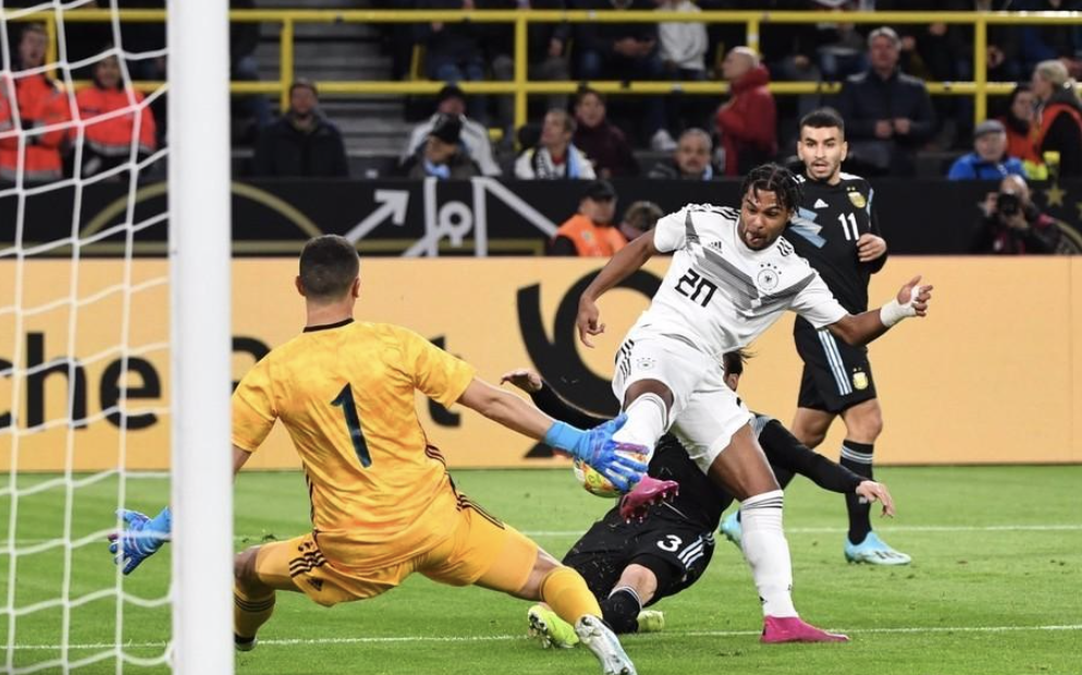 开云体育-摩洛哥碾压巴萨，格纳布里统治全场