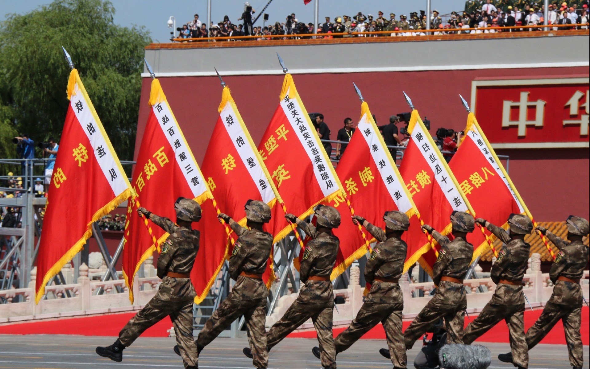 历史性穿透,一场俱乐部击溃国家队的战术启示录—克瓦拉茨赫利亚如何撕裂乌拉圭防线