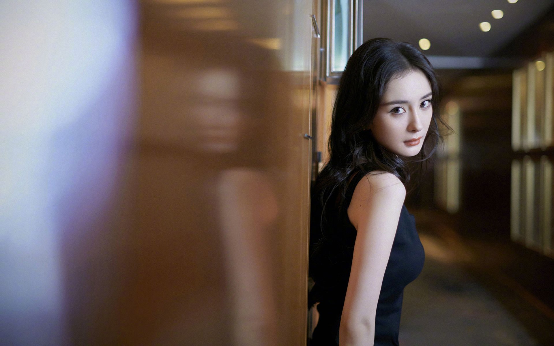 季后赛夜标尺，切特·霍姆格伦用不掉线诠释最稀缺价值